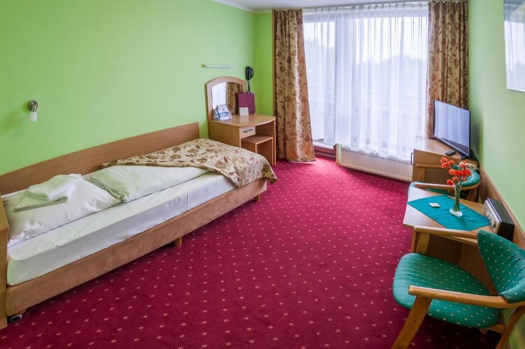 Отель Hotel Jaskółka Устронь